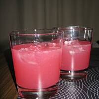 Drink jabłkowo-żurawinowy z ginem