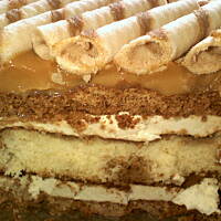 Królewniec miodownik z kajmakiem