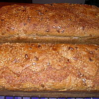 Chleb z otrębami i ziarnami