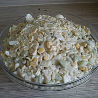 Sałatka z ogórkowych zupek chinek