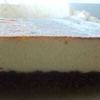 Sernik delikatny kremowy i bardzo puszysty na kakaowym spodzie