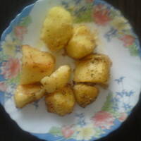 pieczone ziemniaki z masłem czosnkowo-pietruszkowym