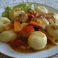 Gulasz drobiowy.