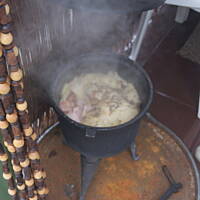 Duszonki, prażonki danie z kociołka żeliwnego