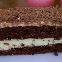 placek czekoladowy z kremem tiramisu