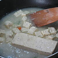 Zupa serowa z mięsem.