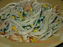 Fot. Satina, Makaron z indykiem w biało-zielonym sosie