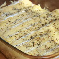 Biała kiełbasa w naleśnikach zapiekanych z serem kasiuli