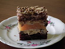 Fot. ANETA MUSIAŁ, Ciasto ze słonecznikiem, jabłkami i masą chałwową