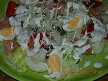 Fot. Satina, Sałatka warzywny mix z koperkowym dressingiem