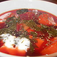 Botwinka z jajkiem i ziemniakami