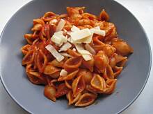 Fot. MoniaKociara, Błyskawiczny makaron z sosem pomidorowym