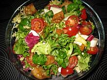 Fot. MoniaKociara, Sałatka z grzankami