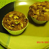 Muffinki jabłkowe z orzechowo-cynamonowa posypka