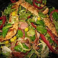 Salatka z grillowanym kurczakiem