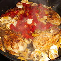 Piersi kurze w sosie z pesto