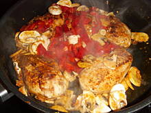 Fot. mariolek8, Piersi kurze w sosie z pesto