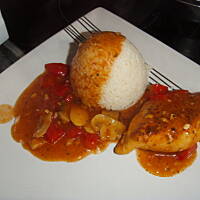 Piersi kurze w sosie z pesto