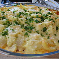 Zapiekanka troche czerwona.