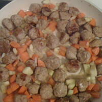 Imbirowe Kulki miesne w orientalnym sosie warzywnym.Samo zdrowie!