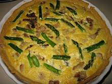 Fot. MoniaKociara, Tarta z wędzoną makrelą i szparagami