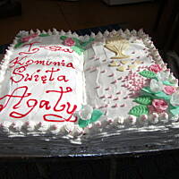 Tort komunijny w kształcie książki
