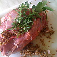 Noga indycza nabita kasza gryczana z grzybami i orzechami