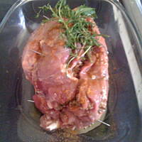 Noga indycza nabita kasza gryczana z grzybami i orzechami