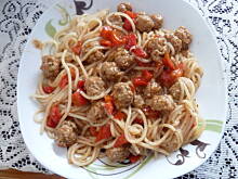 Fot. Zombi, Spaghetti z kulkami mięsnymi