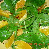 Sałatka ze szpinaku i pomarańczy