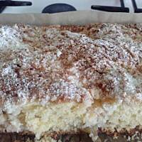 Ciasto z owocami i napojem fanta