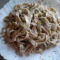 Tagliatelle w koperkowo-śmietanowym sosie z tuńczykiem