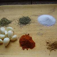 Soczysty kurczak pieczony w ćwiartkach dla początkujących