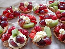 Fot. Cineasta, Tartaletki z kremem i owocami