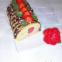 rolada serowo-truskawkowa