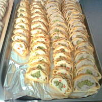 Faszerowana rolada drobiowa w cieście francuskim