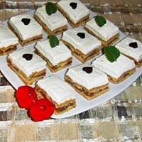 Jabłecznik z bitą śmietaną