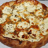 Tarta z cukini i koziego sera