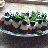 Bałwanki z mozzarelli i pomidorów