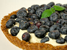 Fot. Wkn, Tarta razowa z owocami lata