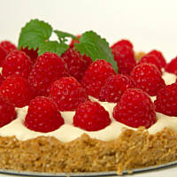 Tarta razowa z owocami lata