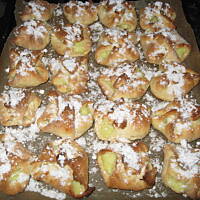 Drożdżowe koperty z budyniem