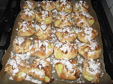 Fot. cynamon, Drożdżowe koperty z budyniem