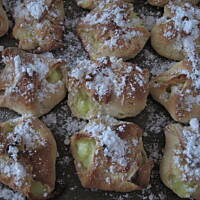 Drożdżowe koperty z budyniem