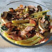 zapiekanka warzywna z szynką i makaronem