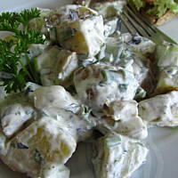 Sałatka z młodych ziemniaków z ziołami