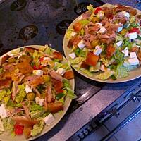 Sałatka z kurczakiem i grzankami