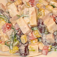 Sałatka serowo-paprykowa.