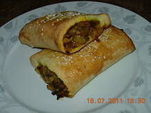 Fot. Satina, Kruche paszteciki z pieczarkami i cebulą