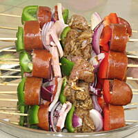 Kolorowe szaszłyki.